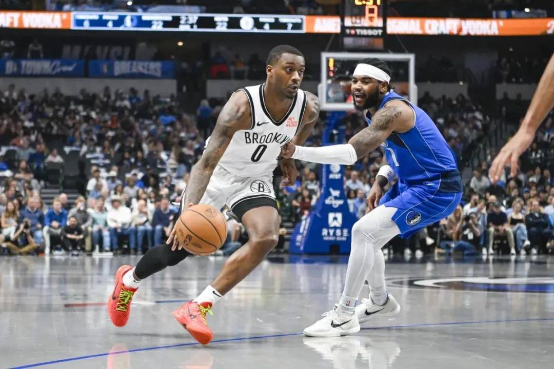 让怀特黑德, 抢断, 必须再裁掉 让怀特黑德, 抢断, 必须再裁掉